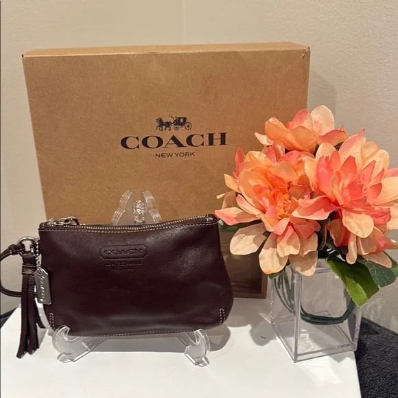 Coach Vintage Y2K Leather Wristlet (with leather tassel & metal hangtag)(EUC) - Picture 3 of 12